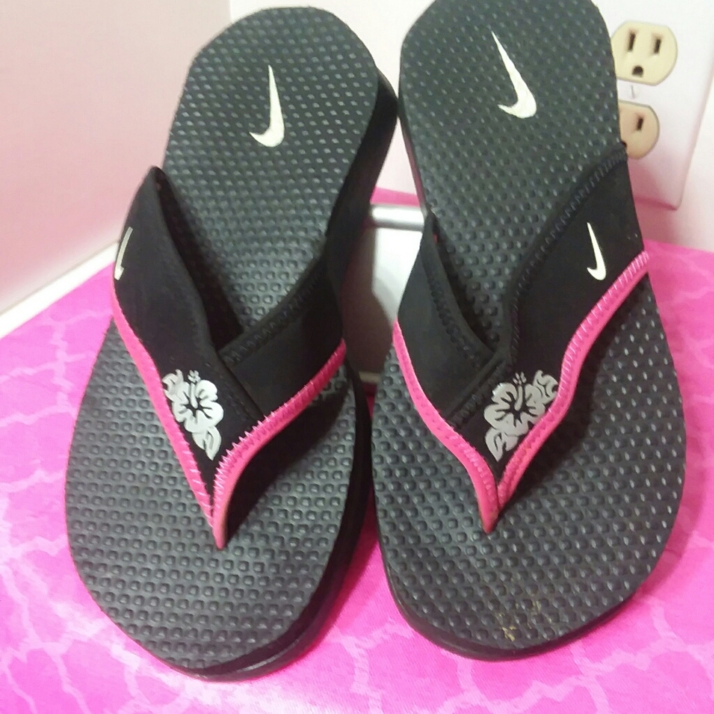 Ladies flip flops